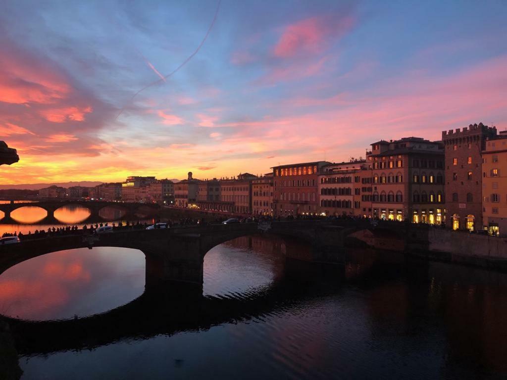 Historical Apartment Spectacular Arno View With Balcony From 12 Th Century. Firenze Bagian luar foto